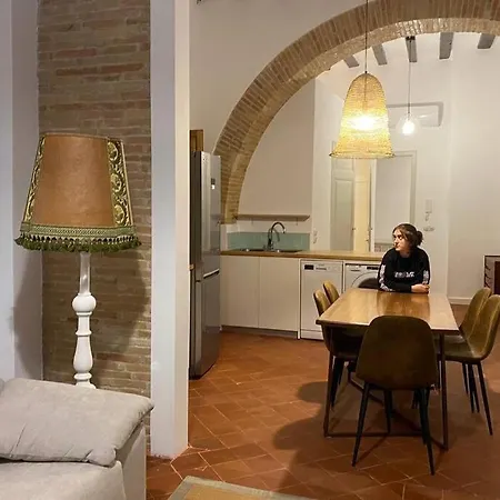 Апартаменты Casa Moner Loft Edifici Historic Centre Medieval De Castello