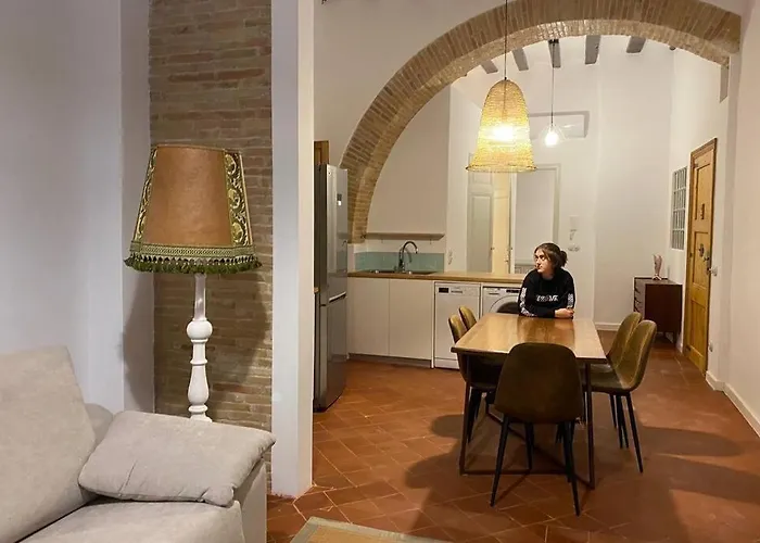 Daire Casa Moner Loft Edifici Historic Centre Medieval De Castello
